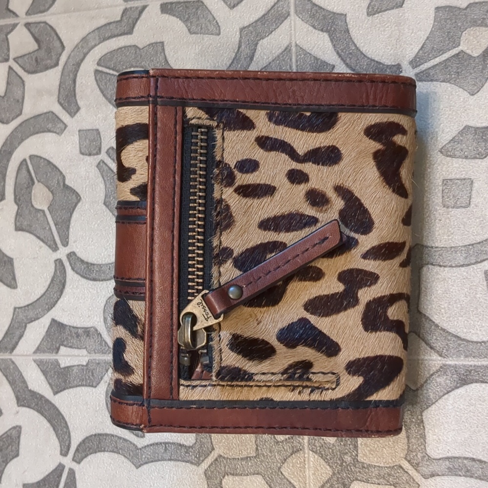 Fossil Vintage Re Issue II Flap Cheetah Wallet - Picture 3 of 5